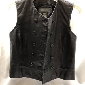Banana republic leather vest black size 2 fits up to size 6